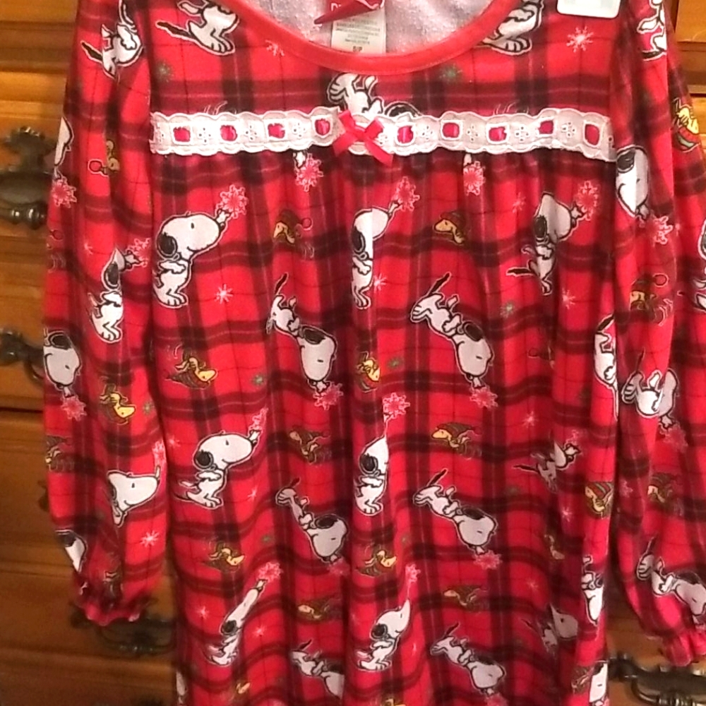 Peanuts Snoopy Nightgown